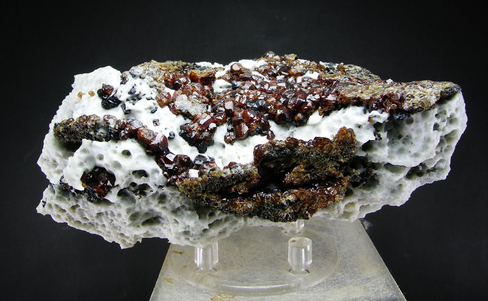 Esfalerita, Galena y Calcita
12 x 6.5 cm
(Autor: Diego Navarro)