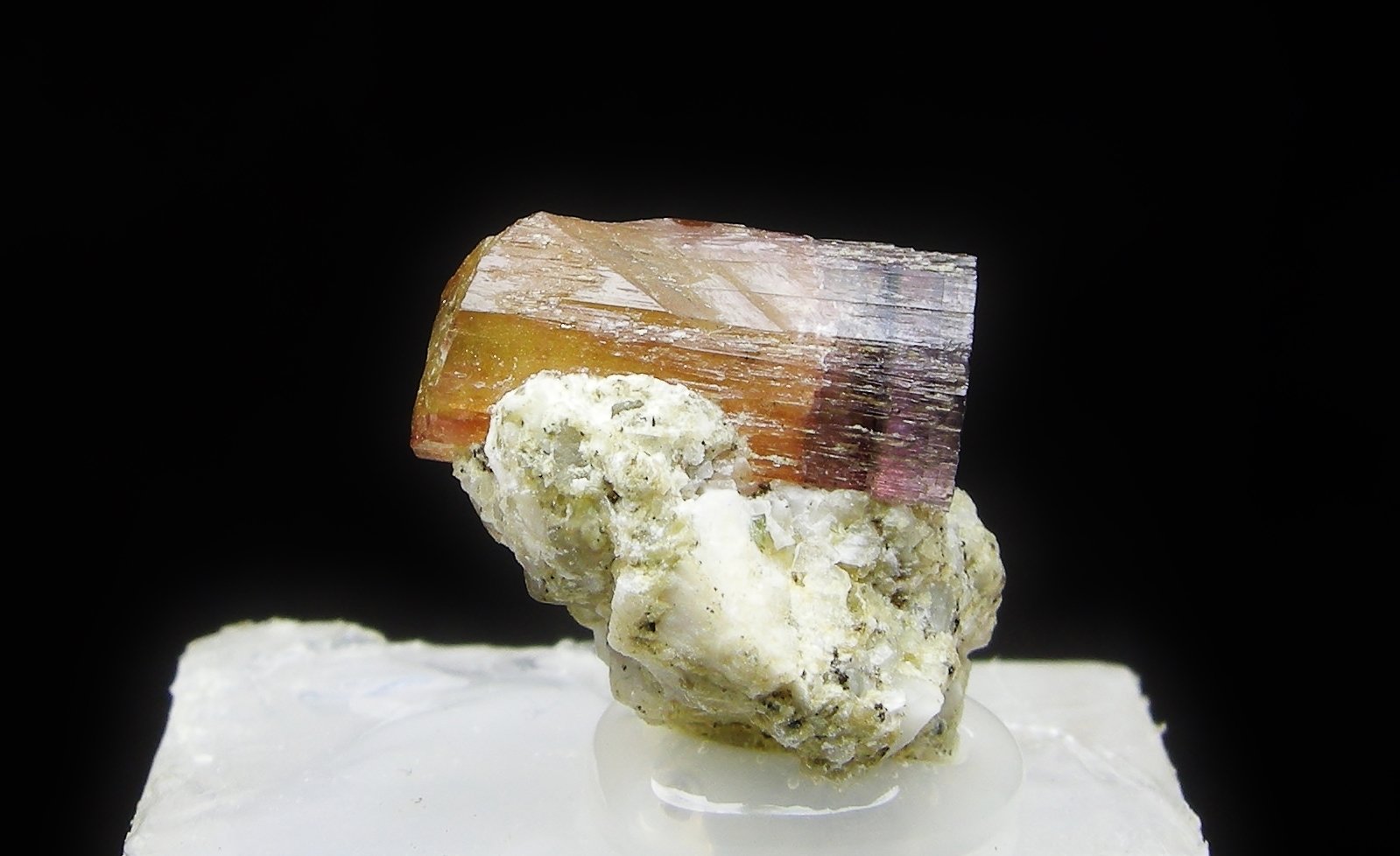 Elbaita (variedad rubelita)
Cristal de 1.5 cm
(Autor: Diego Navarro)