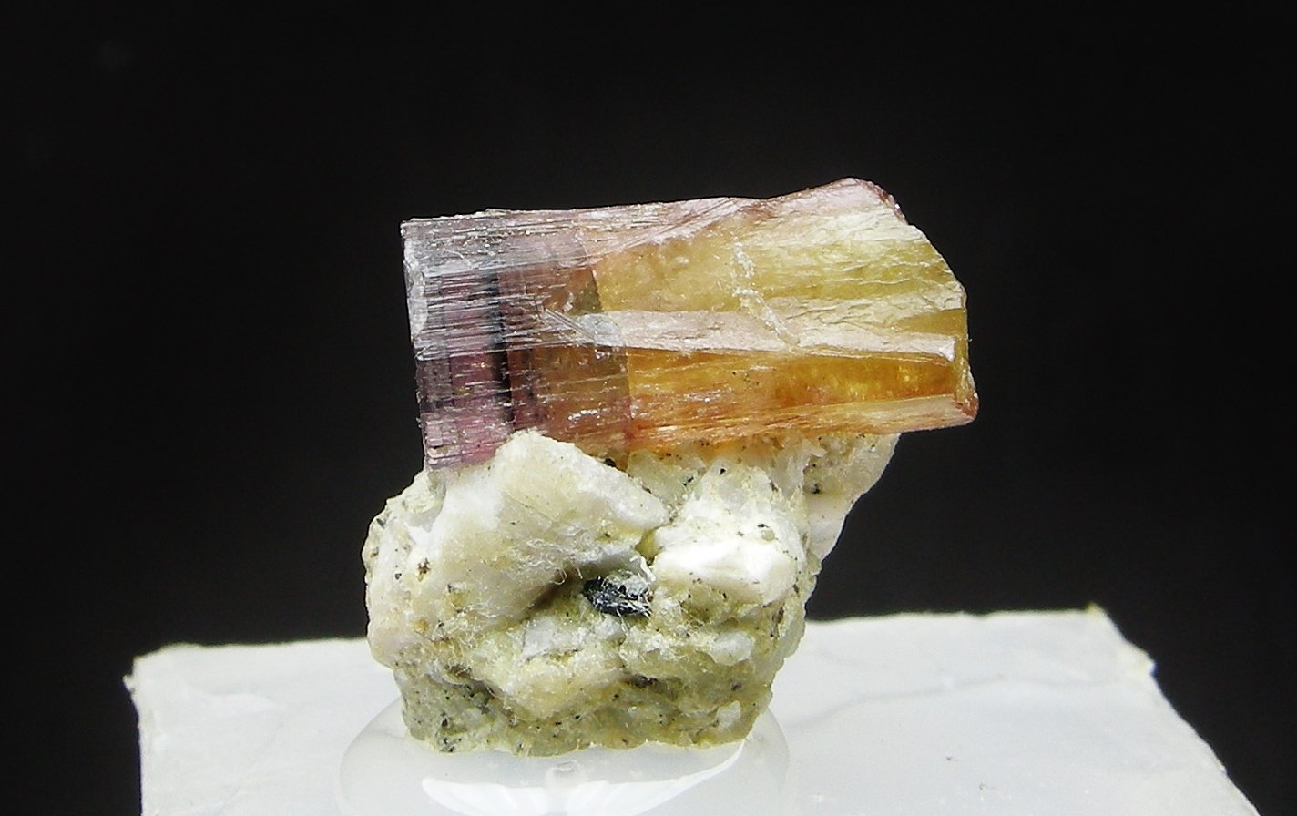 Elbaita (variedad rubelita)
Cristal de 1.5 cm
(Autor: Diego Navarro)