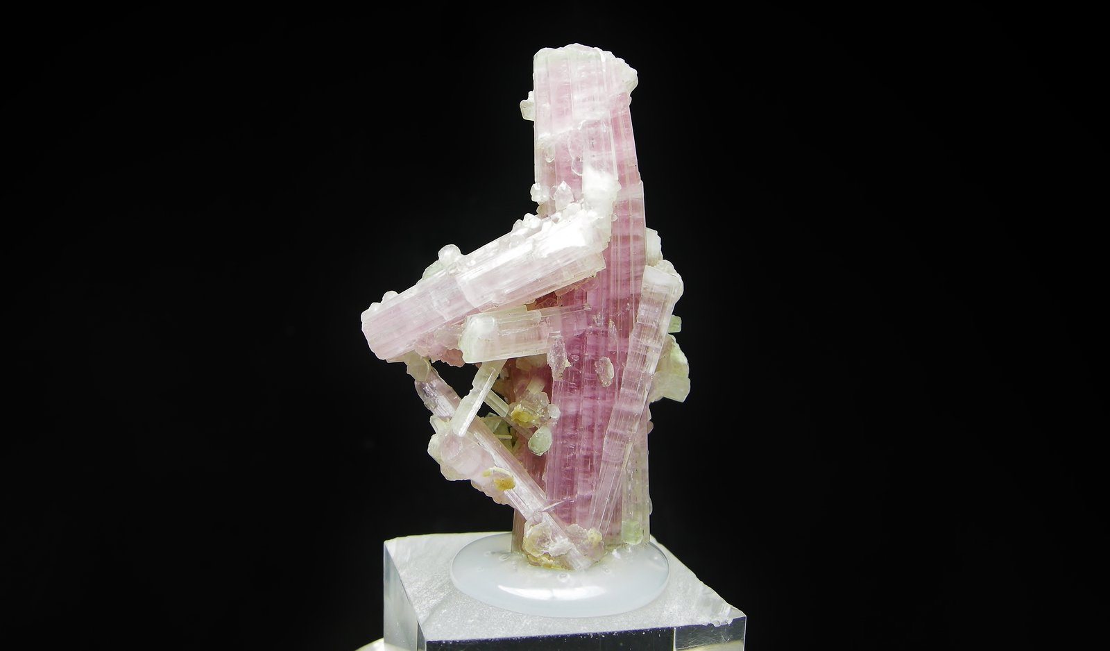 Elbaita
5.5 x 3.4 cm
(Autor: Diego Navarro)