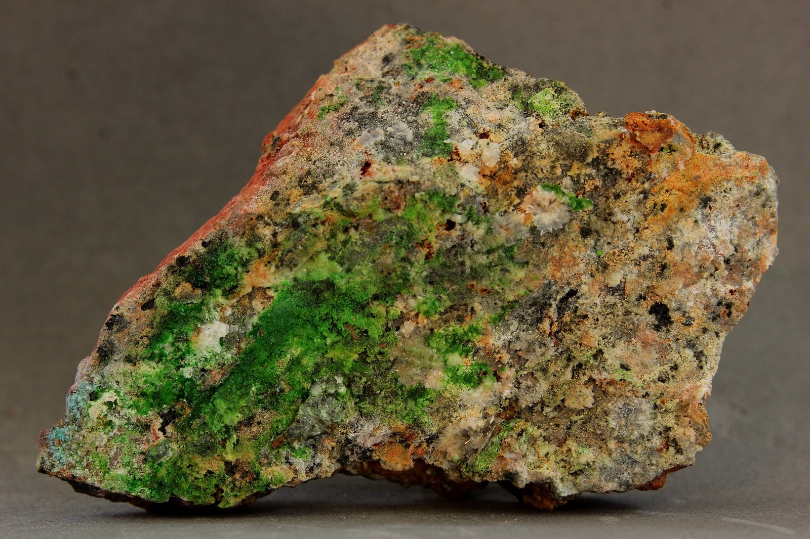 Duftita
64x39x15 mm.
(Autor: Juan Espino)