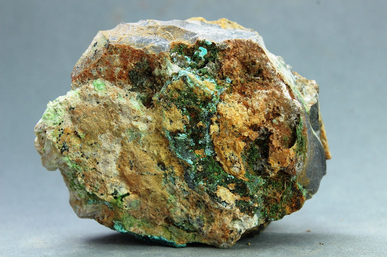 Duftita
47x37x21 mm
(Autor: Juan Espino)