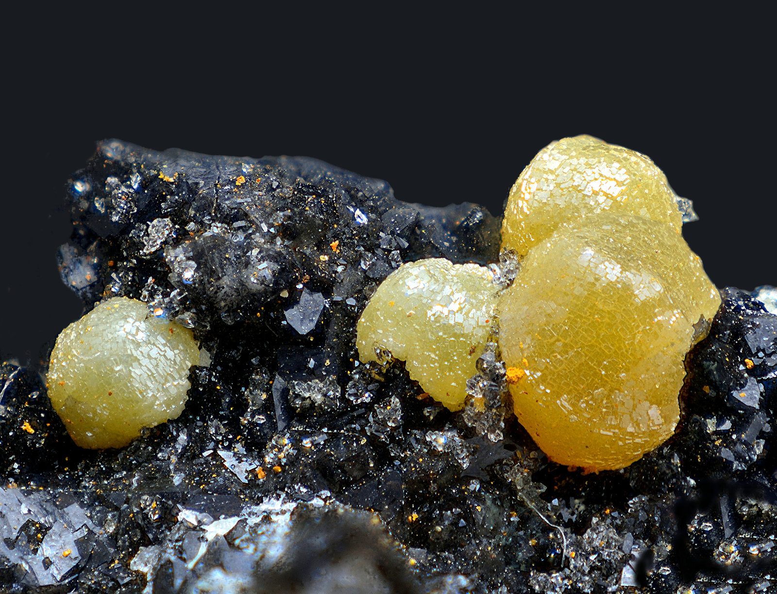 Mimetita
Campo de visión de 10 mm
(Autor: Antonio Carmona)