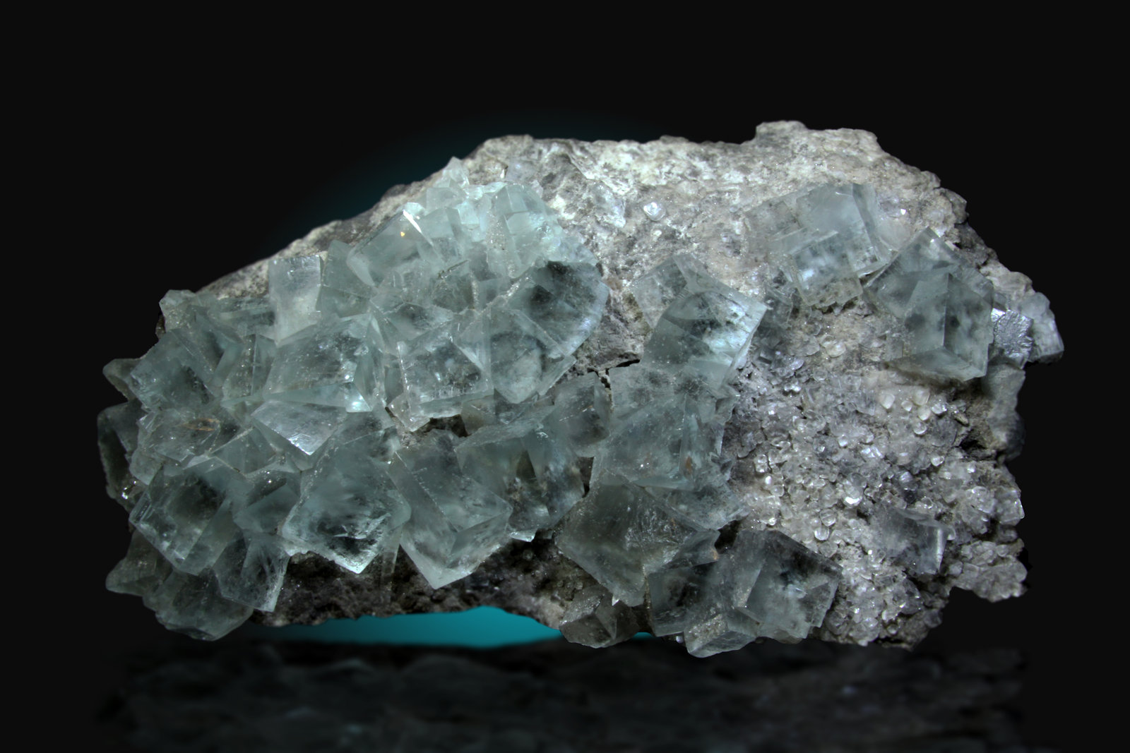 Fluorita
30x20cm, cristales hasta 3cm de arista
(Autor: Raul Vancouver)