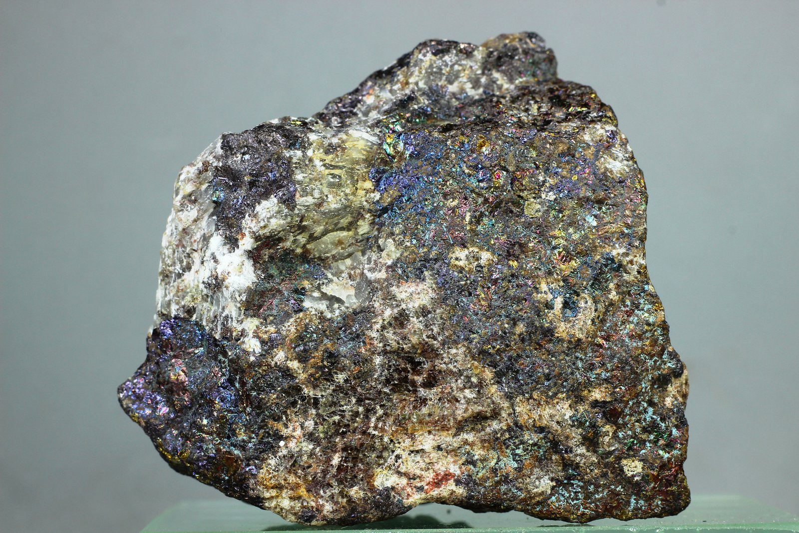 Enstatita (variedad broncita)
55x46 mm
(Autor: Juan Espino)