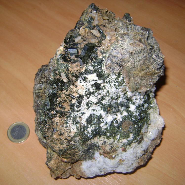 EPIDOTA
16x11 cm
(Autor: David Parra Z)