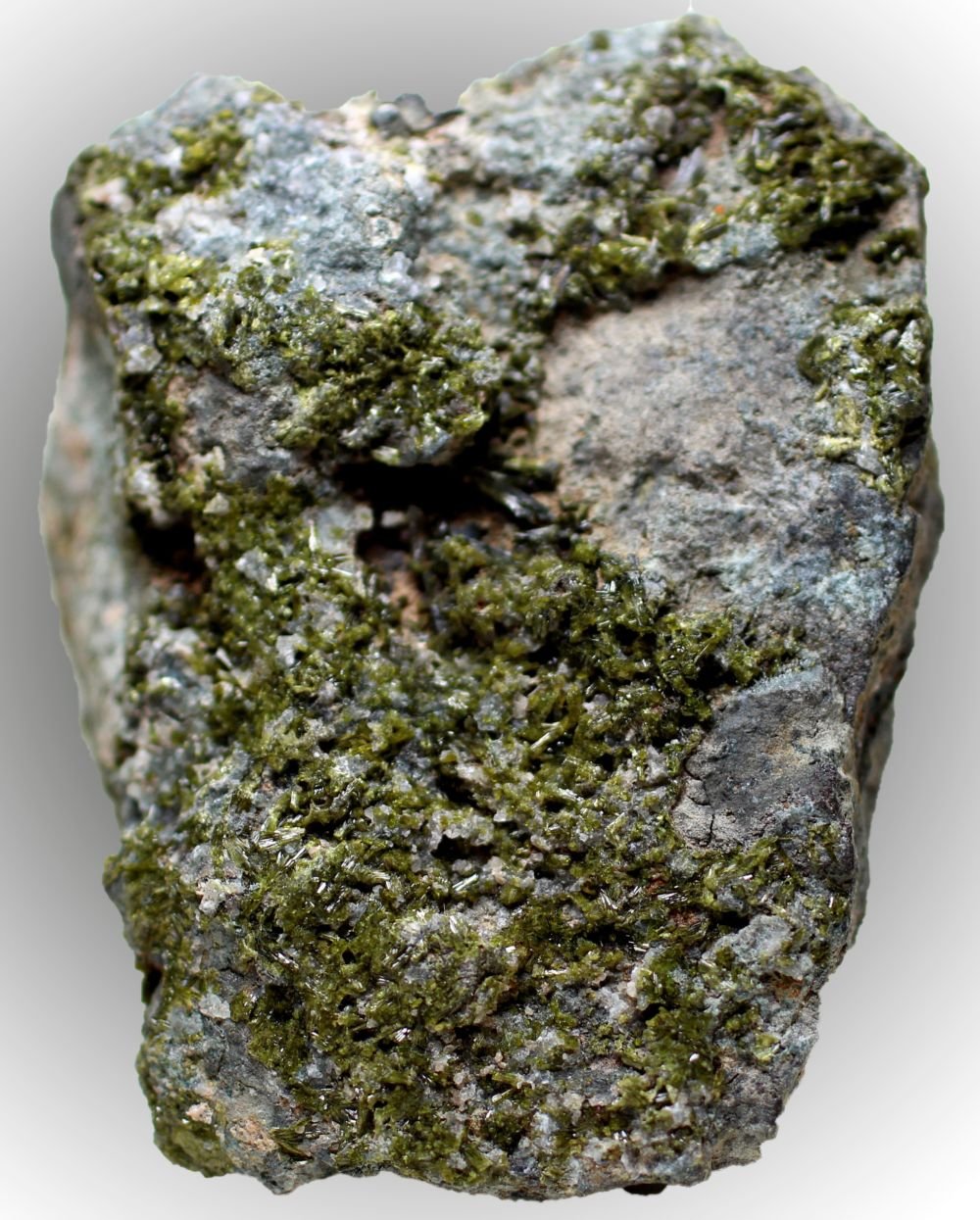 Epidota
55 x 42 x 30 mm.
(Autor: José Luis Zamora)