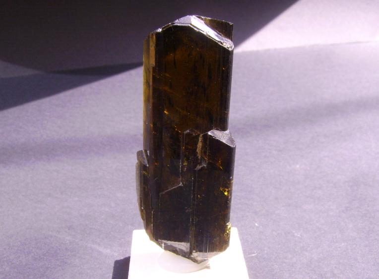 Epidota
7 x 2,5 x 1 cm
(Autor: Antonio Alcaide)