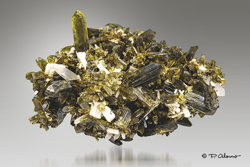 Epidota con Cuarzo
4,5cm x 3cm x 3,5cm
(Autor: Pere Alonso)