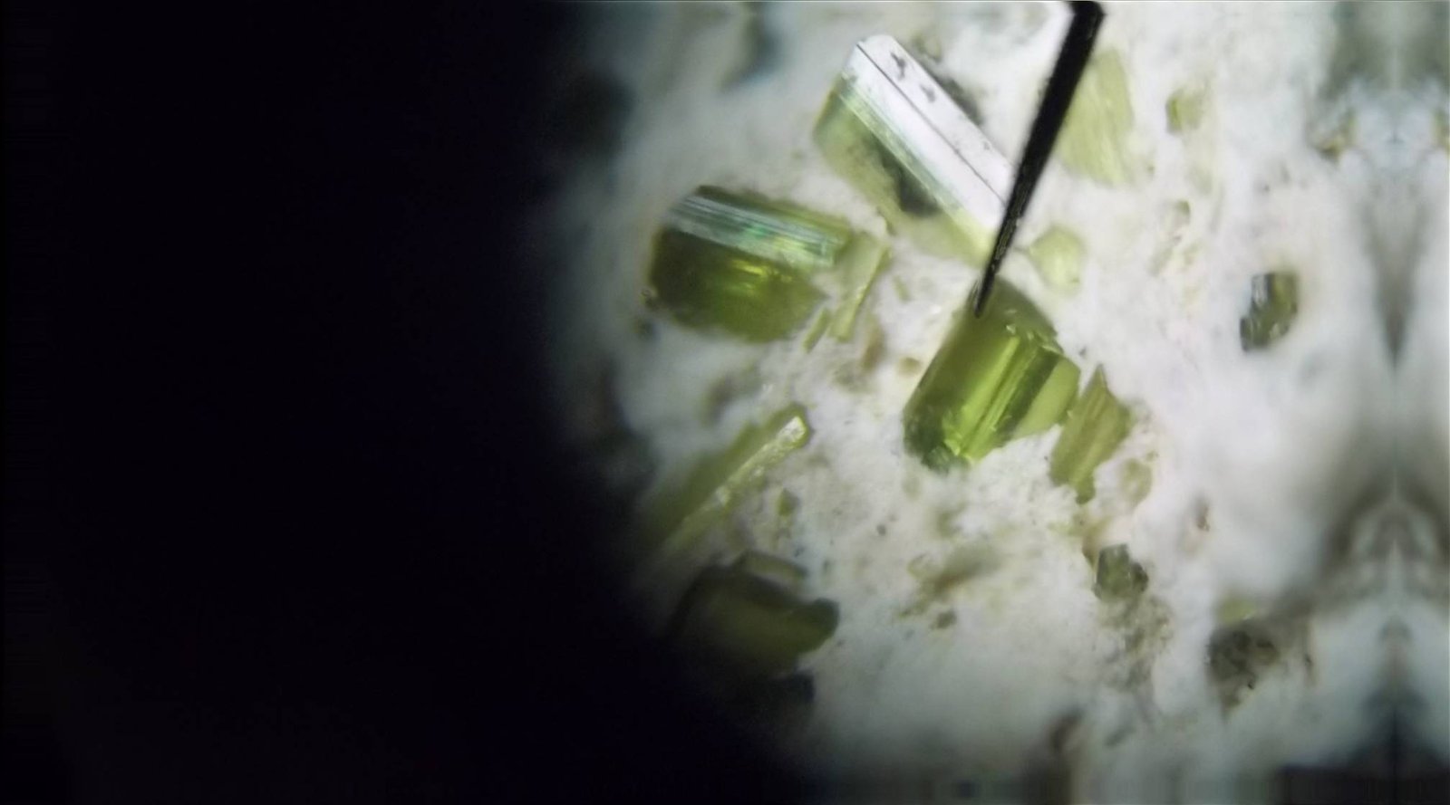 Epidota
Cristales de 0,01mm
(Autor: Alvaro2121)