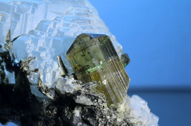 Epidota
cristal 15x10mm
(Autor: Ramon A  Lopez Garcia)