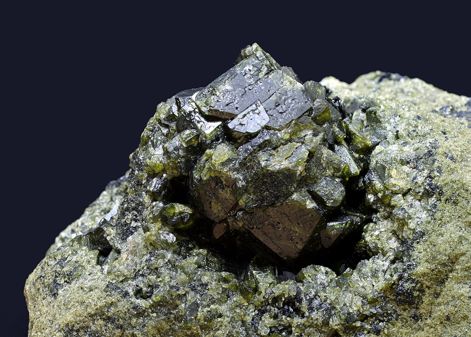 Epidota
Grupo de cristales de 23 x 22 mm
(Autor: Antonio Carmona)