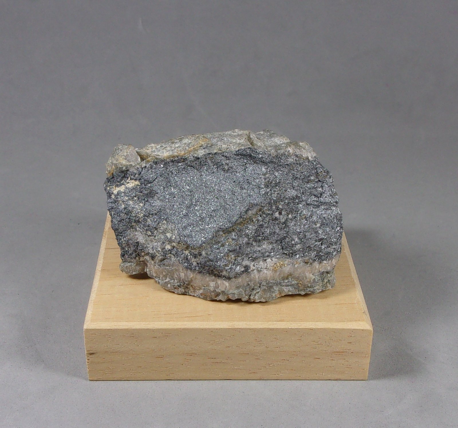 Scainiita (Escainiita)
5,5 x 3 x 3 cm.
(Autor: J. G. Alcolea)