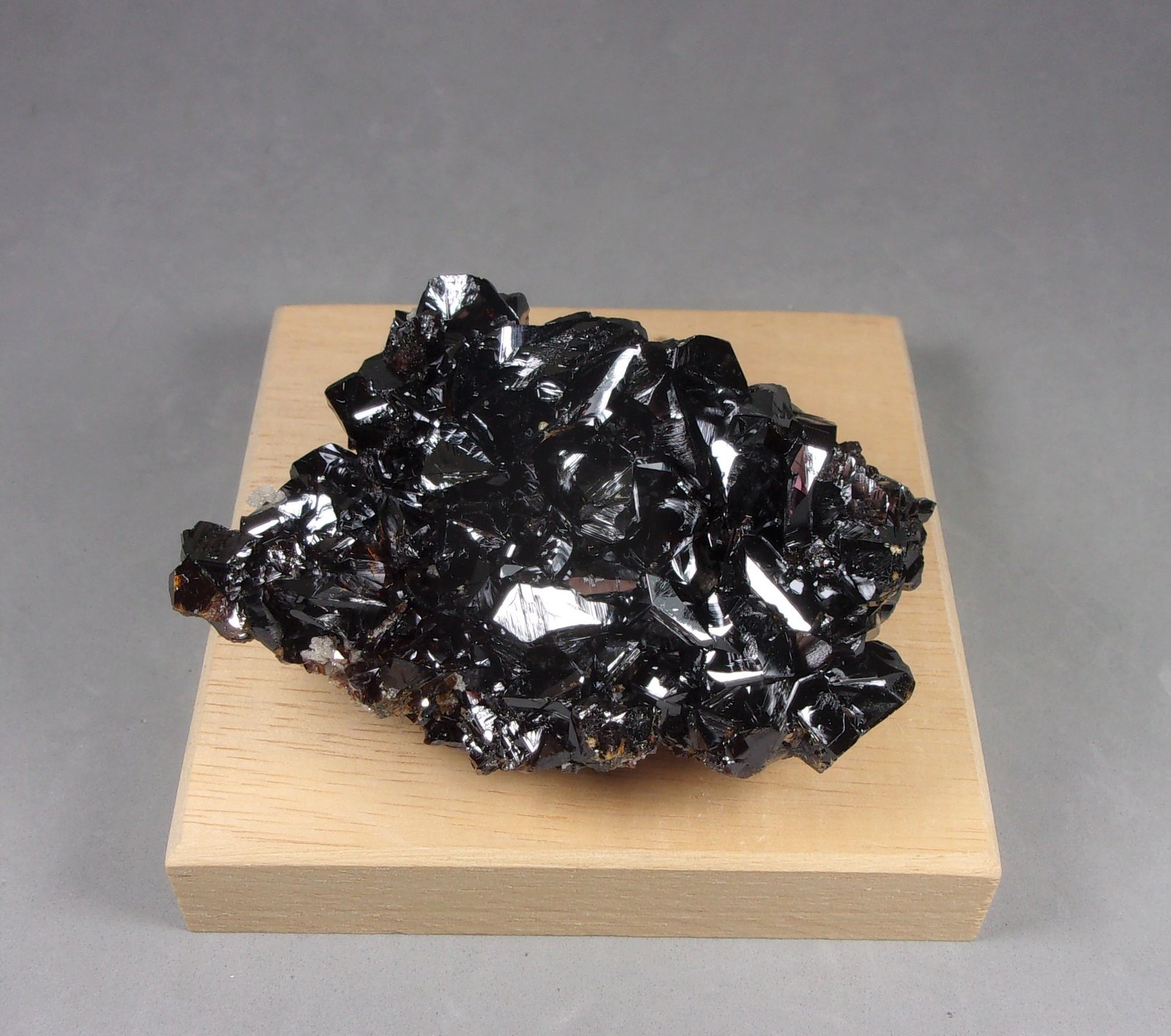 Esfalerita
7,8 x 5 x 4 cm.
(Autor: J. G. Alcolea)