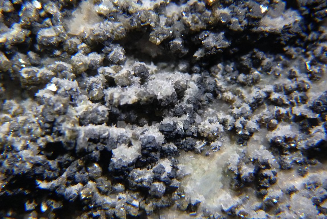 Esfalerita (variedad cleofana), Galena y Cuarzo.
60x50 mm.
(Autor: Jesus Franquesa Baucells)