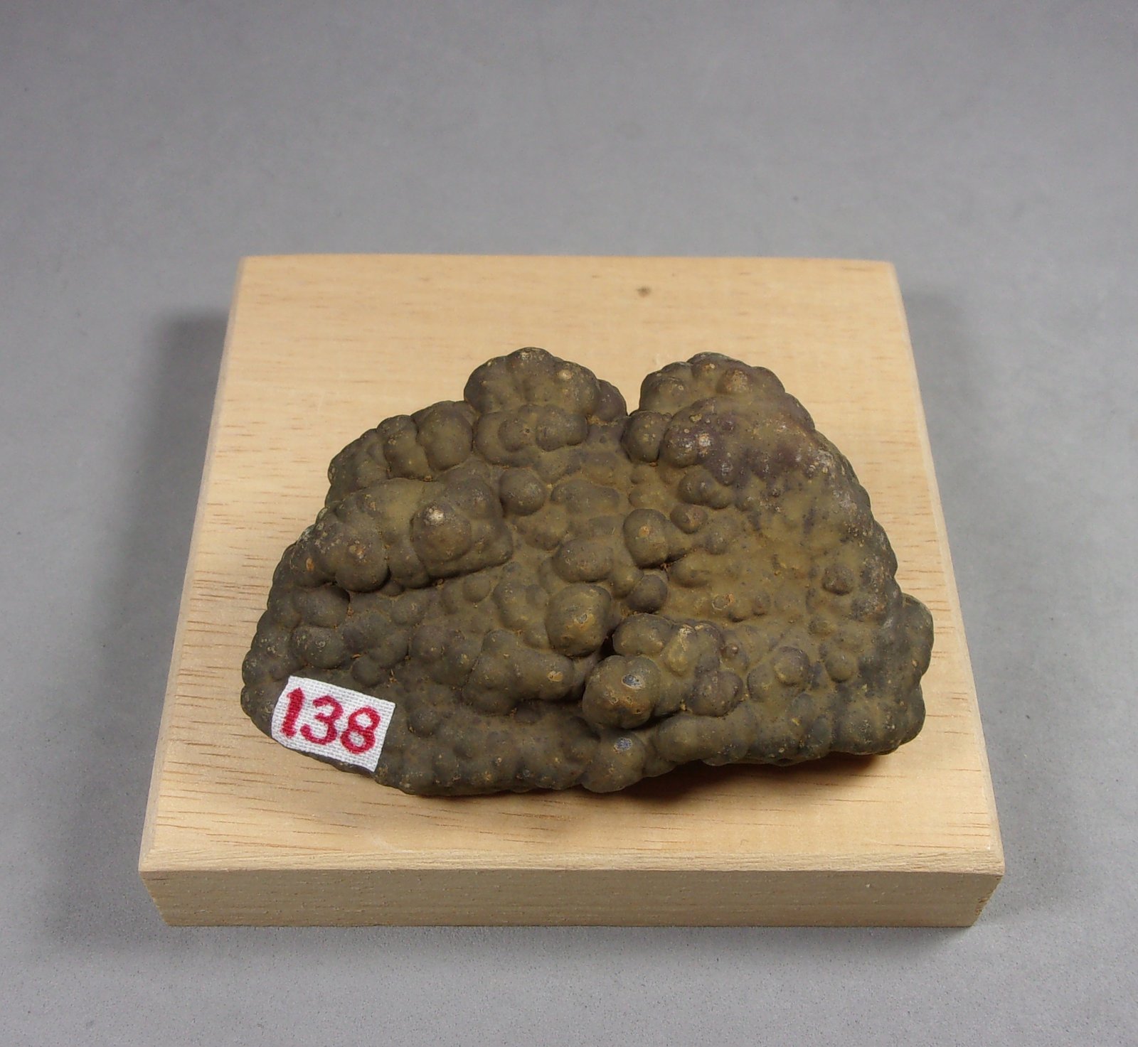 Esfalerita (variedad eschalenblenda)
6,8 x 4,3 x 1,4  cm.
(Autor: J. G. Alcolea)