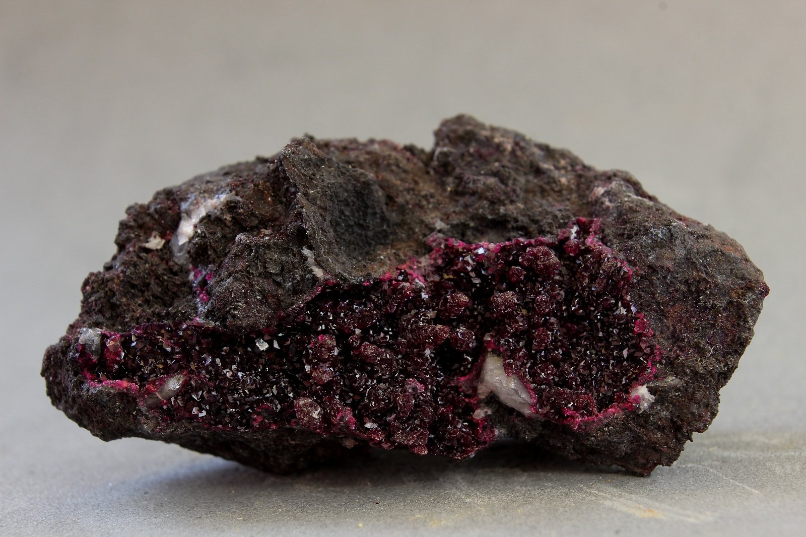 Esferocobaltita
43x21x14 mm
(Autor: Juan Espino)
