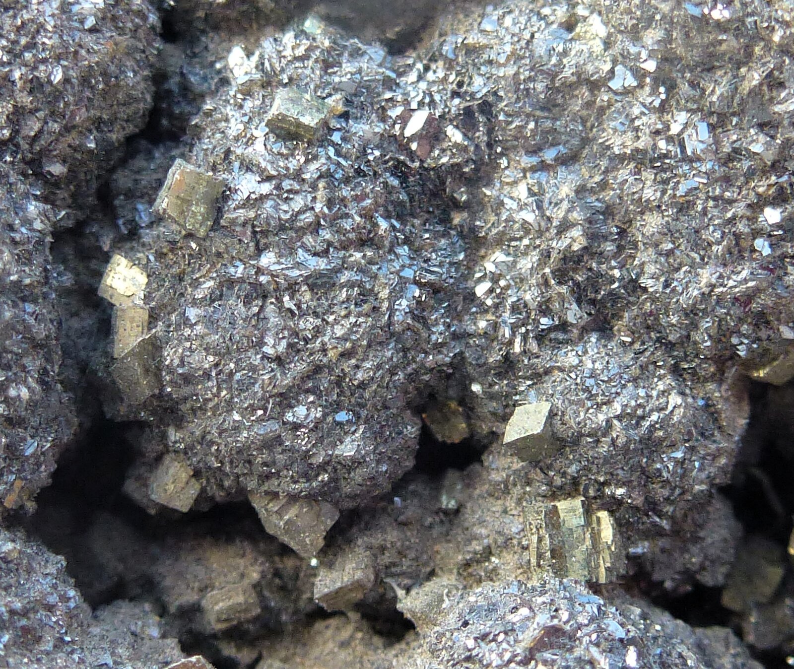 Esfalerita, Marcasita, Dolomita
9 x 6 cm.
(Autor: javier ruiz martin)