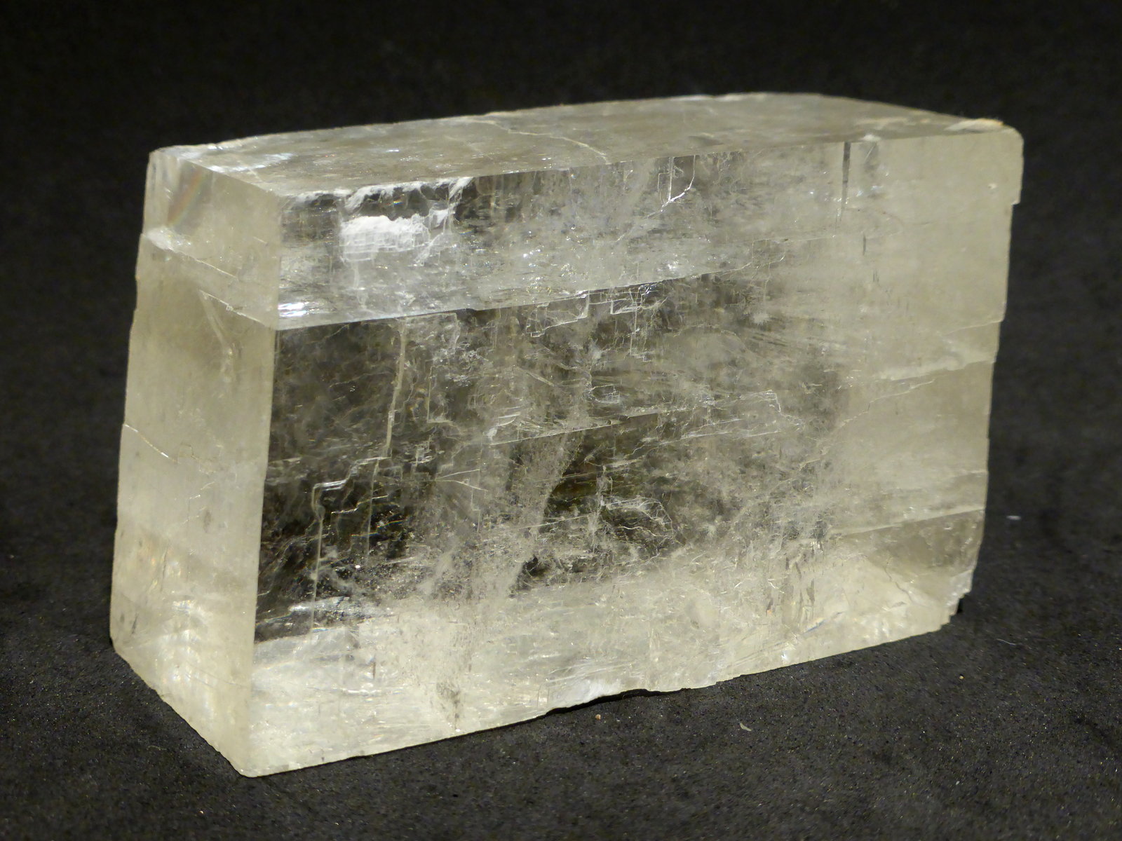 Calcita (variedad espato de islandia)
6,5x4,5 cm
(Autor: Ander Ispizua Juan)