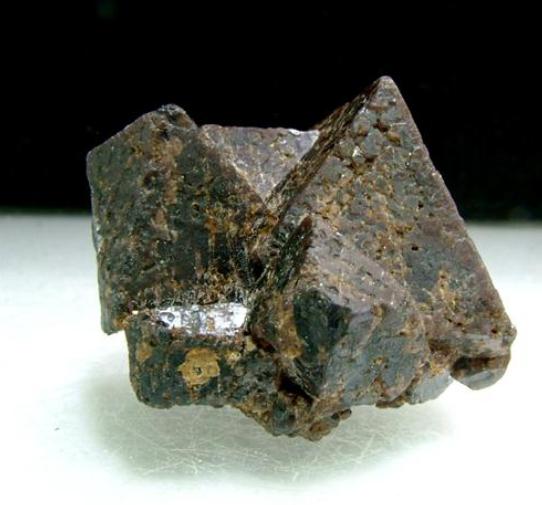 Espinela
3,5 x 3 x 2,5 cm
(Autor: Antonio Alcaide)