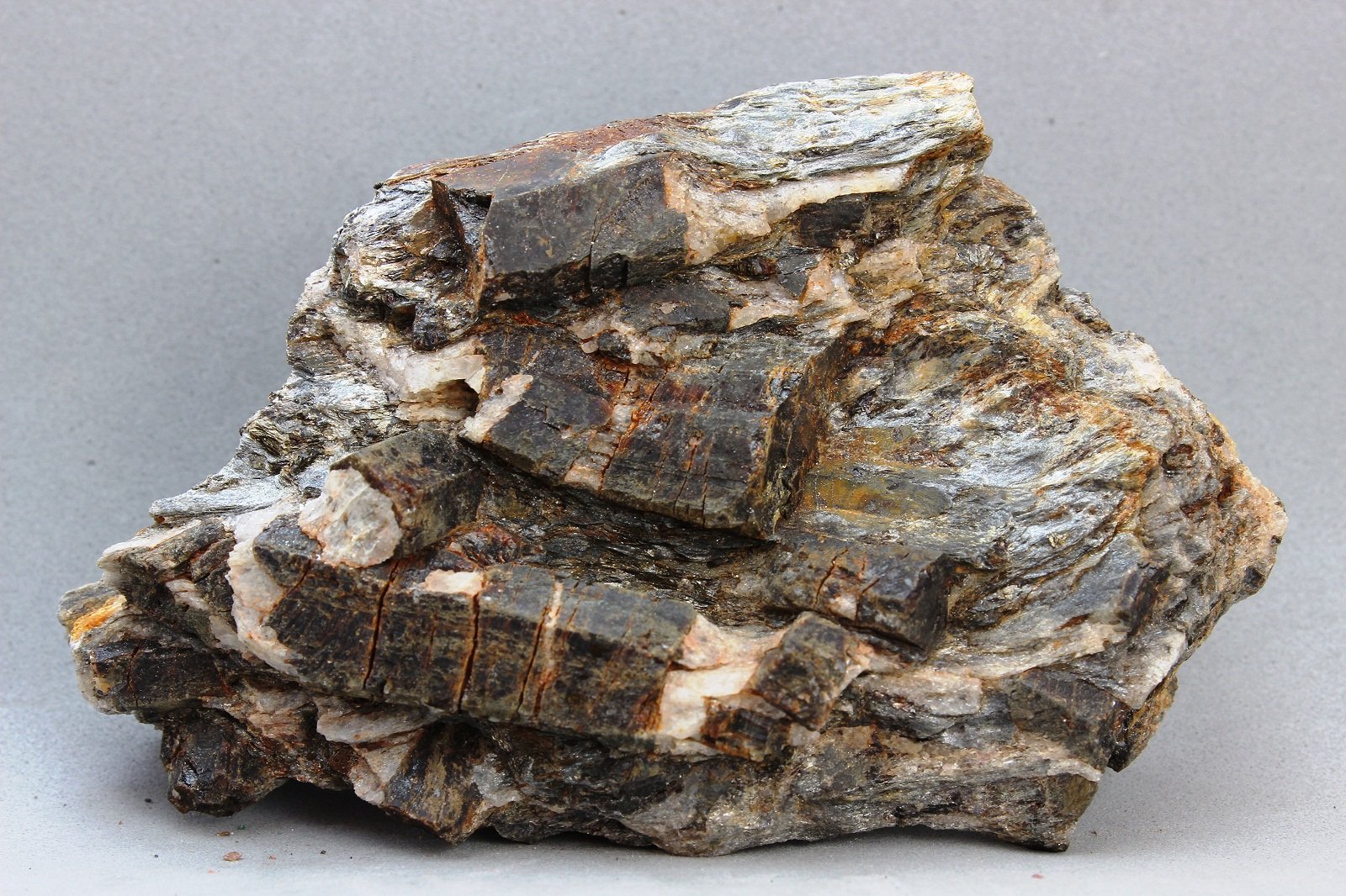 Estaurolita
93x57 mm
(Autor: Juan Espino)