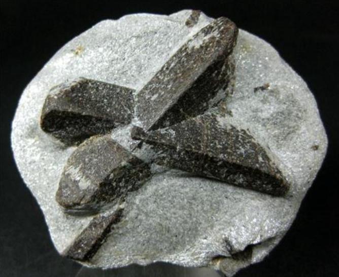 Estaurolita
8 x 6 x 3,5 cm
(Autor: Antonio Alcaide)
