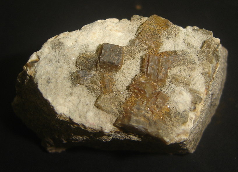 Stellerita
4,8 x 4,5 x 4,5 cm.
(Autor: Anisio Claudio)