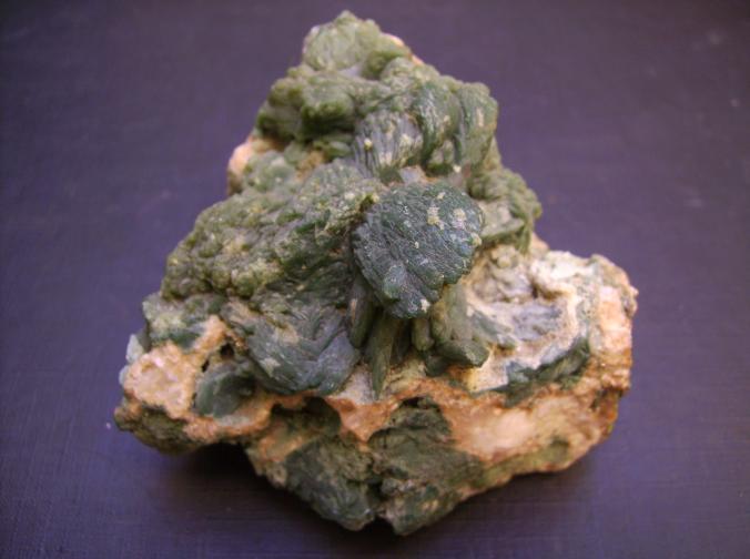 Estilbita-Ca y Celadonita
7 x 7 x 6 cm
(Autor: Antonio Alcaide)