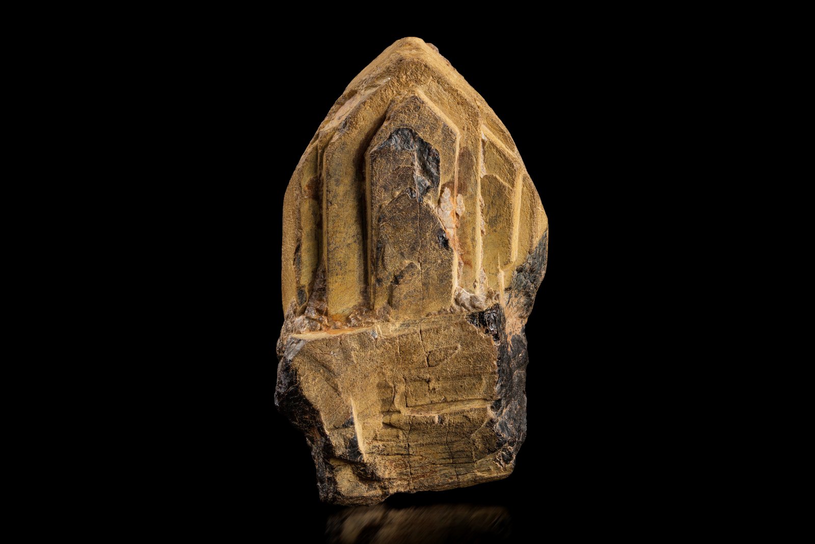Euxenita-(Y)
7 x 7 x 12 cm
(Autor: Museo MIM)