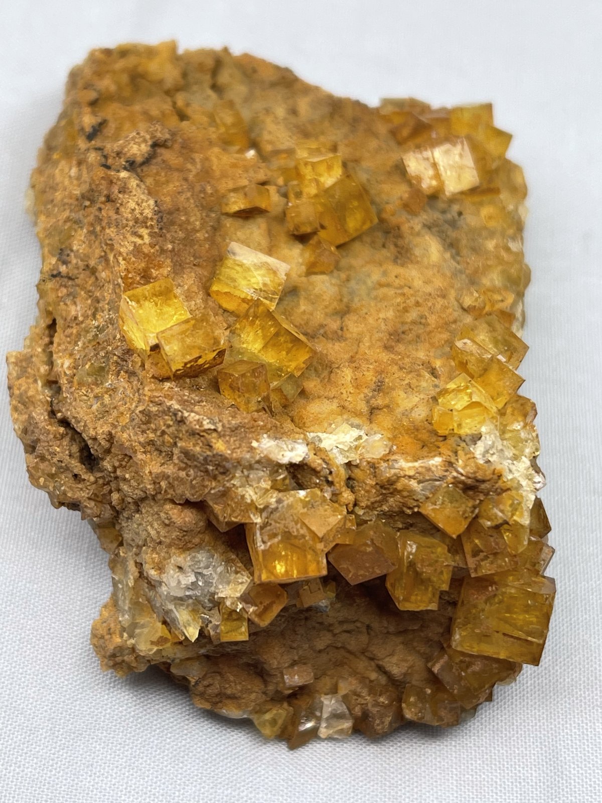 Fluorita
7,5cm de ancho y 2,5cm de alto
(Autor: castrominerals)