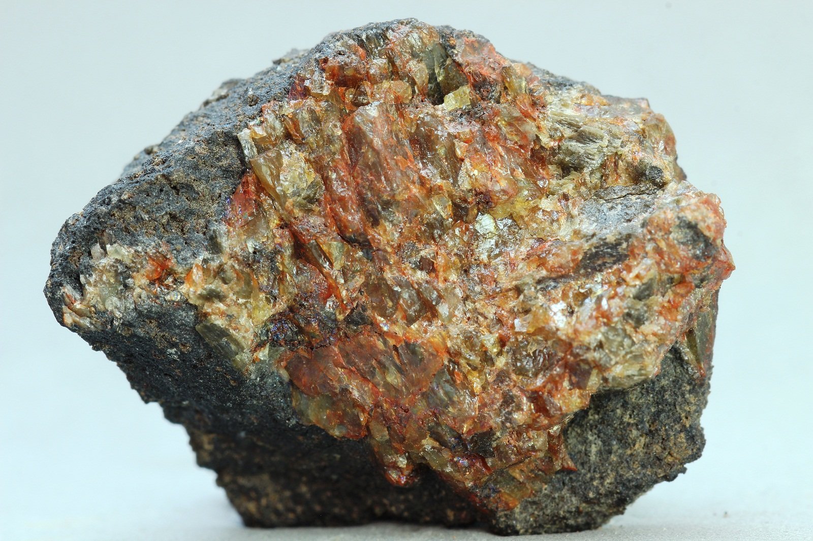 Fayalita
26x12 mm
(Autor: Juan Espino)