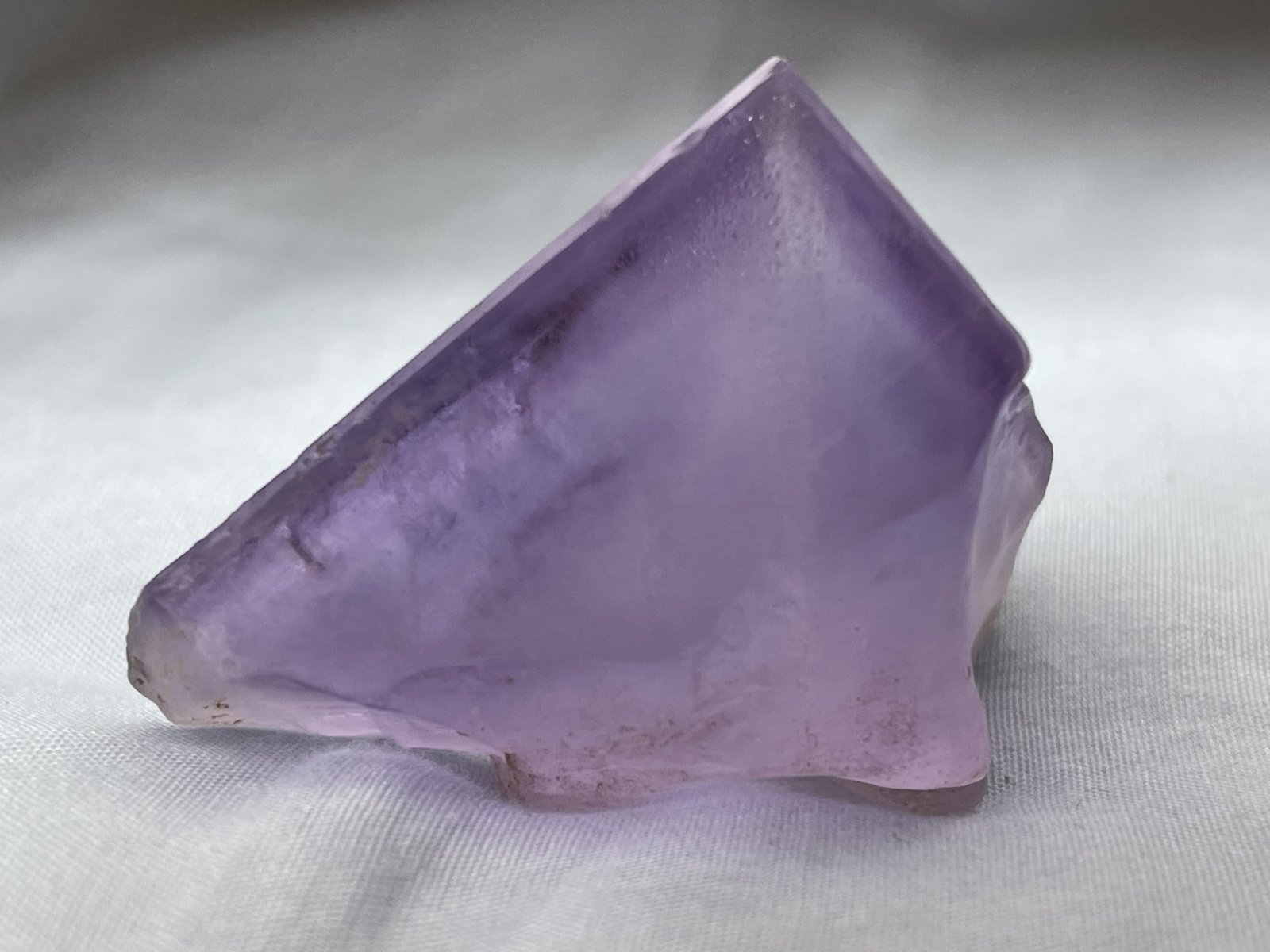 Fluorita
4cm de ancho y 3,2cm de alto
(Autor: castrominerals)