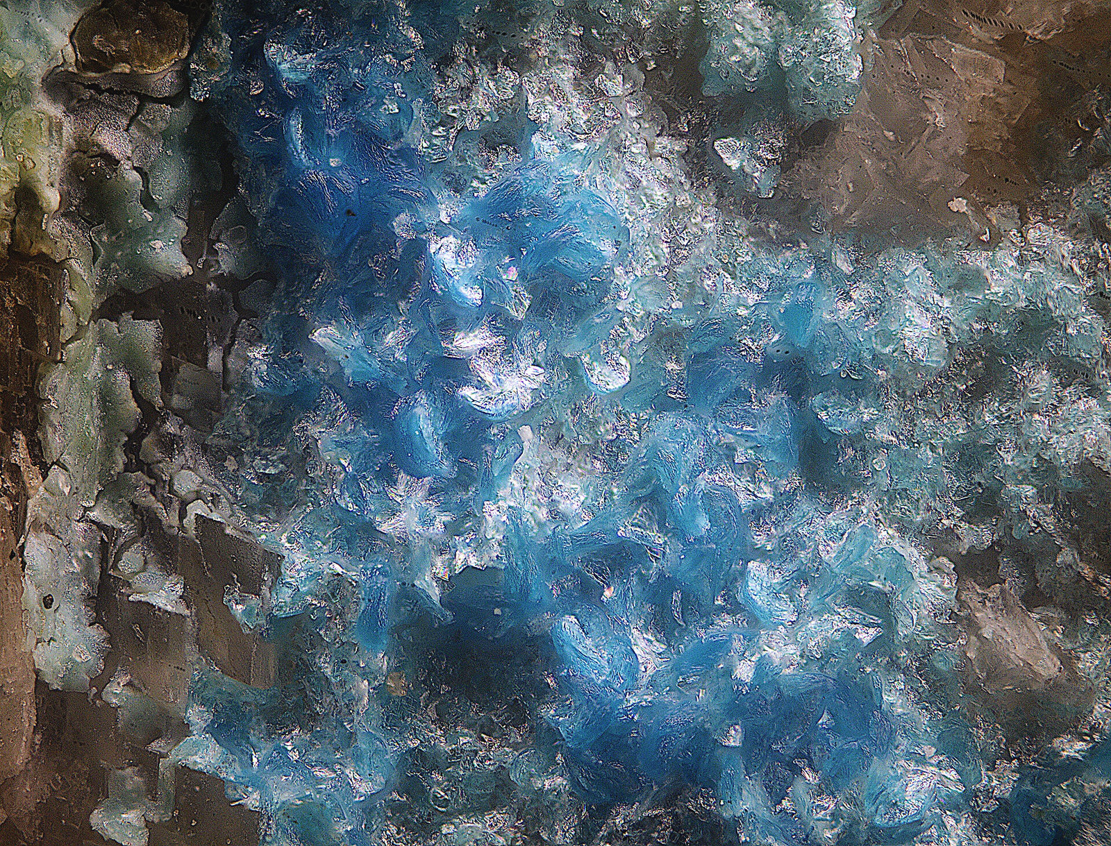 Claraita.
Campo de visión de 1 mm.
(Autor: Antonio Carmona)