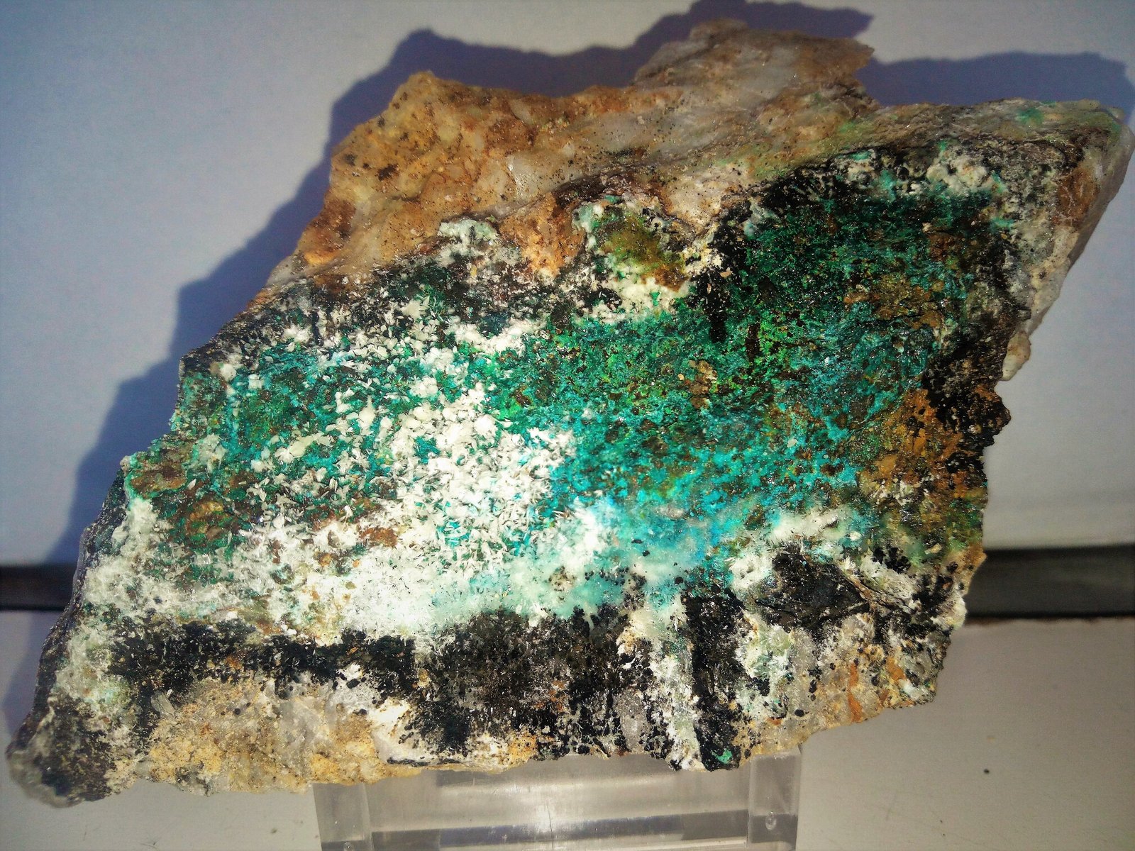 Devillina, Brochantita, Aragonito
11x8 cm.
(Autor: Adri Rodríguez)