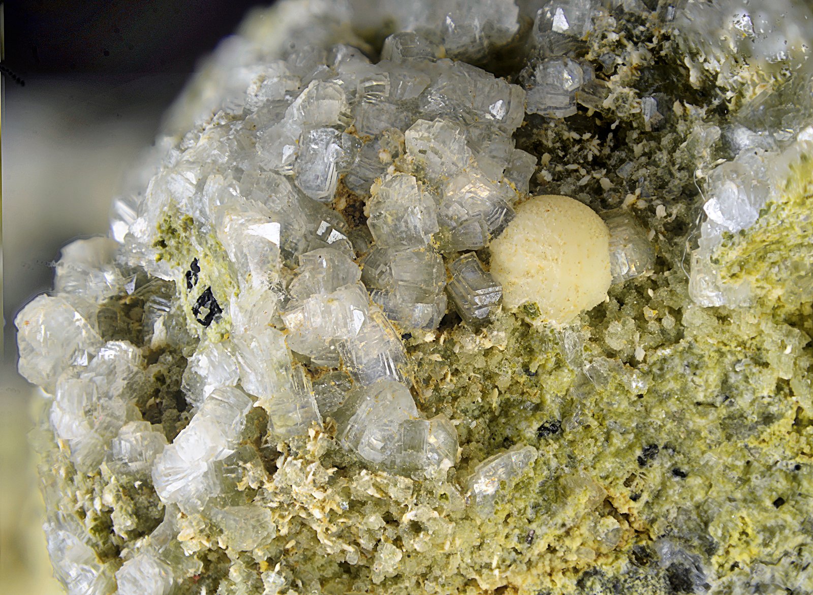 Ferrierita-Mg y clinoptilolita.
Campo de visión de 20 mm.
(Autor: Antonio Carmona)