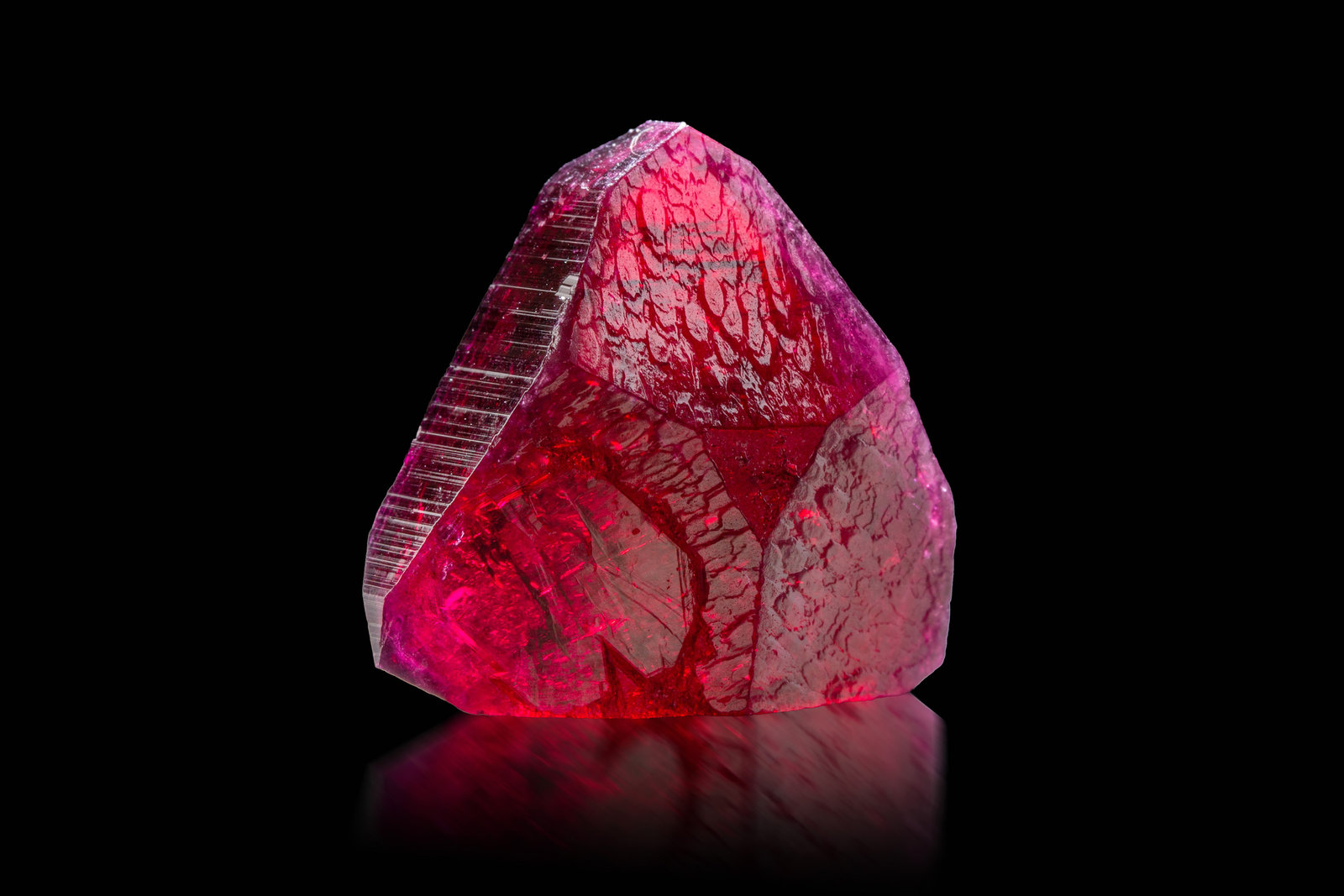 Fluor-liddicoatita
2.5 x 2.5 x 1 cm
(Autor: Museo MIM)