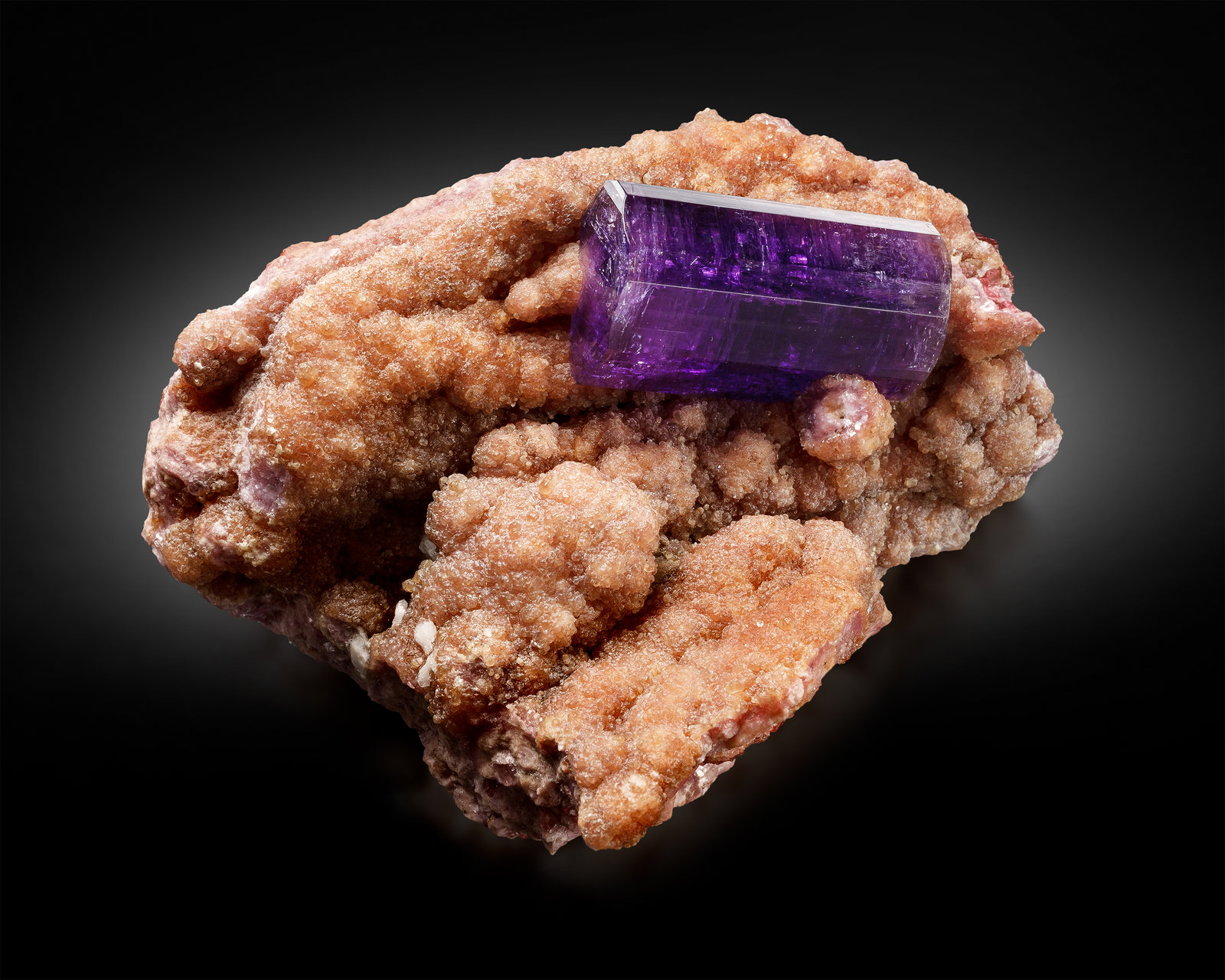 Fluorapatito
8 x 6.5 x 6 cm / cristal principal: 3.5 cm
(Autor: Museo MIM)