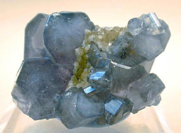 Fluorapatito con Siderita
3.4 × 2.7 cm
(Autor: Jordi Fabre)