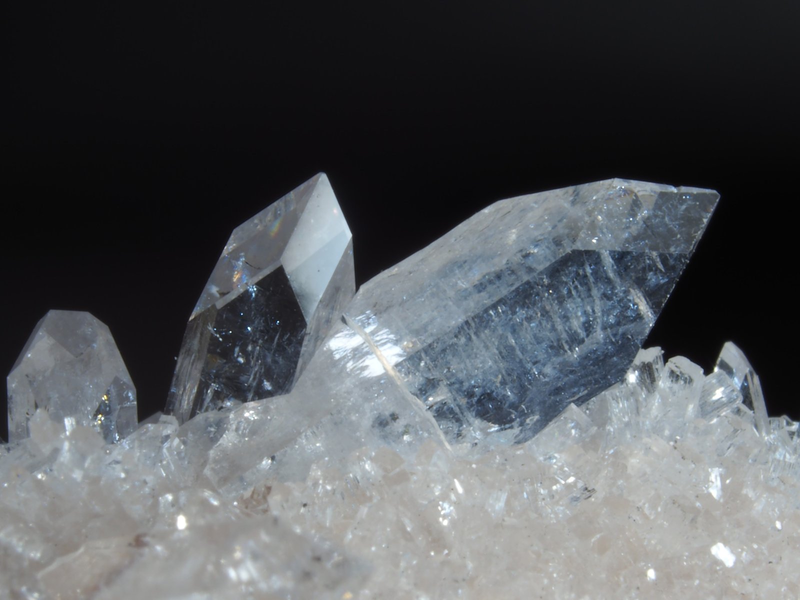 Fluorapophyllita-(K) (Apofilita)
FOV 10 mm.
(Autor: Félix Marcos)