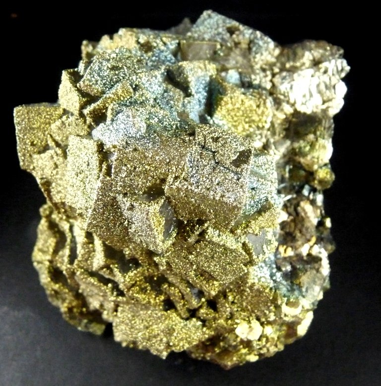 Fluorita recubierta de Pirita.
90x80.
(Autor: Jesus Franquesa Baucells)
