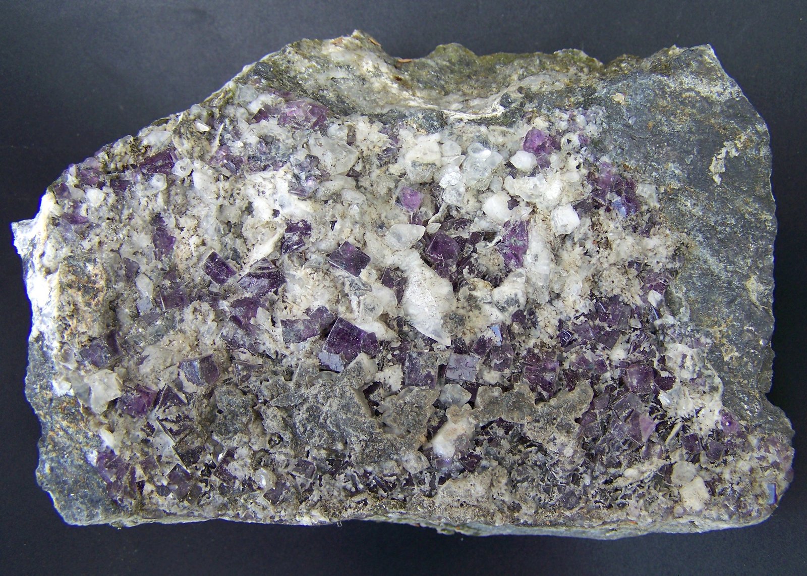 Fluorita<br />{LOCALITAT}