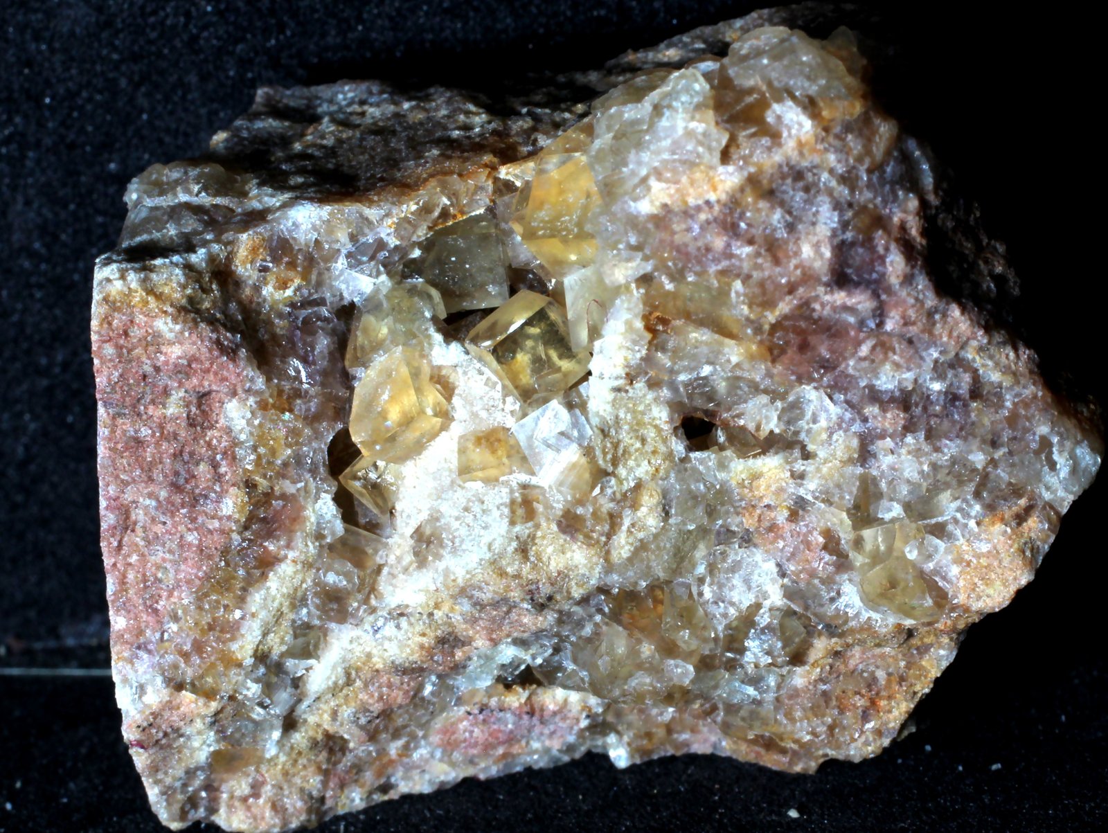 Fluorita
36 x 31 x 20 mm
(Autor: José Luis Zamora)