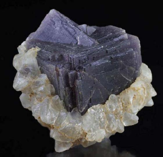 Fluorita y Calcita
6 x 5 x 5 cm
(Autor: Antonio Alcaide)
