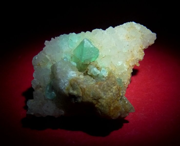 Fluorita y Cuarzo.
60x40 mm.
(Autor: Jesus Franquesa Baucells)