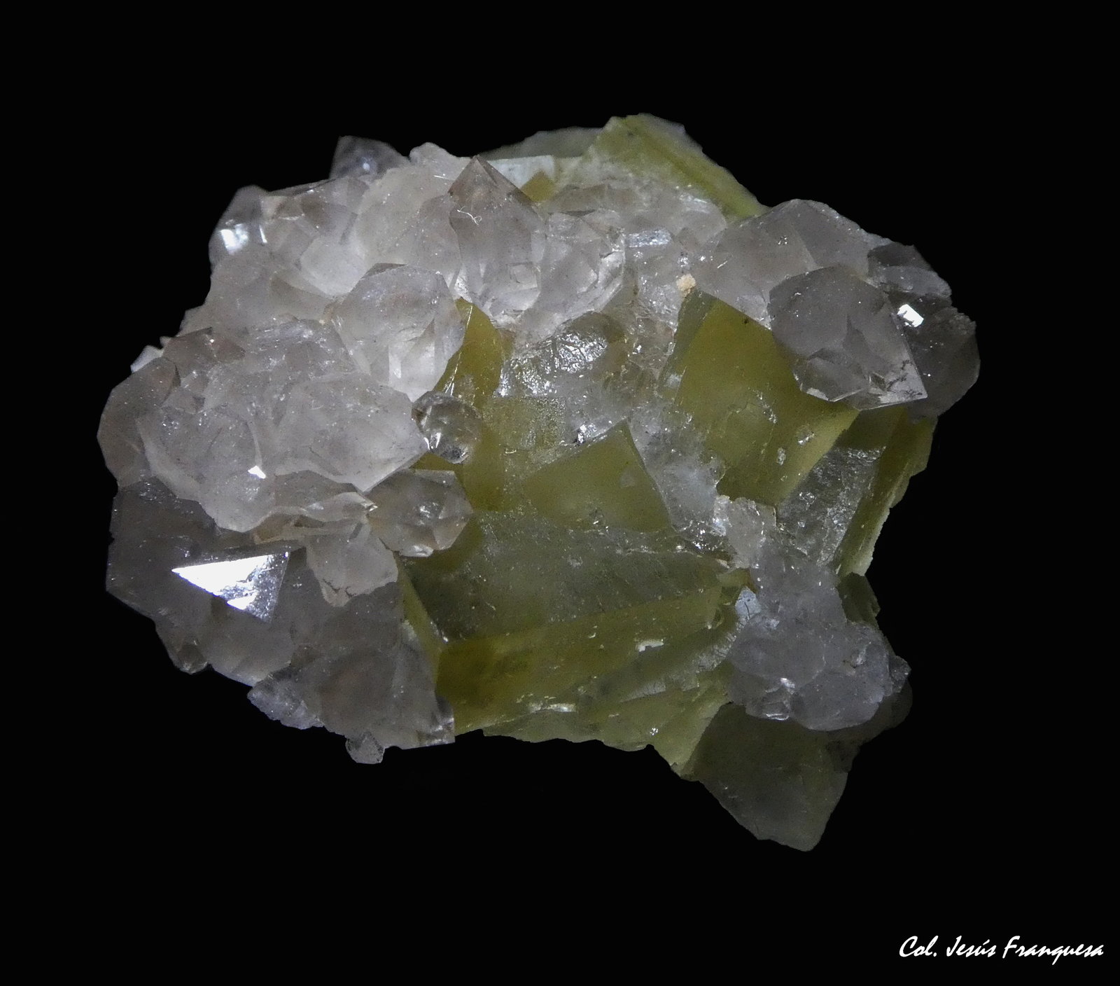 Fluorita y Cuarzo.
50x48 mm.
(Autor: Jesus Franquesa Baucells)