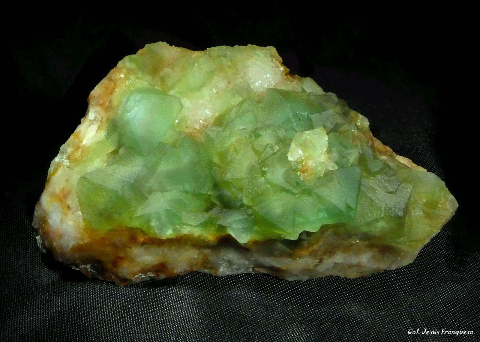 Fluorita.
80x45 mm.
(Autor: Jesus Franquesa Baucells)