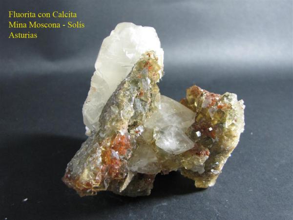 Fluorita y calcita
7 x 5 x 7 cm. Cristal mayor 4 cm.
(Autor: Rodrigo Fresco)