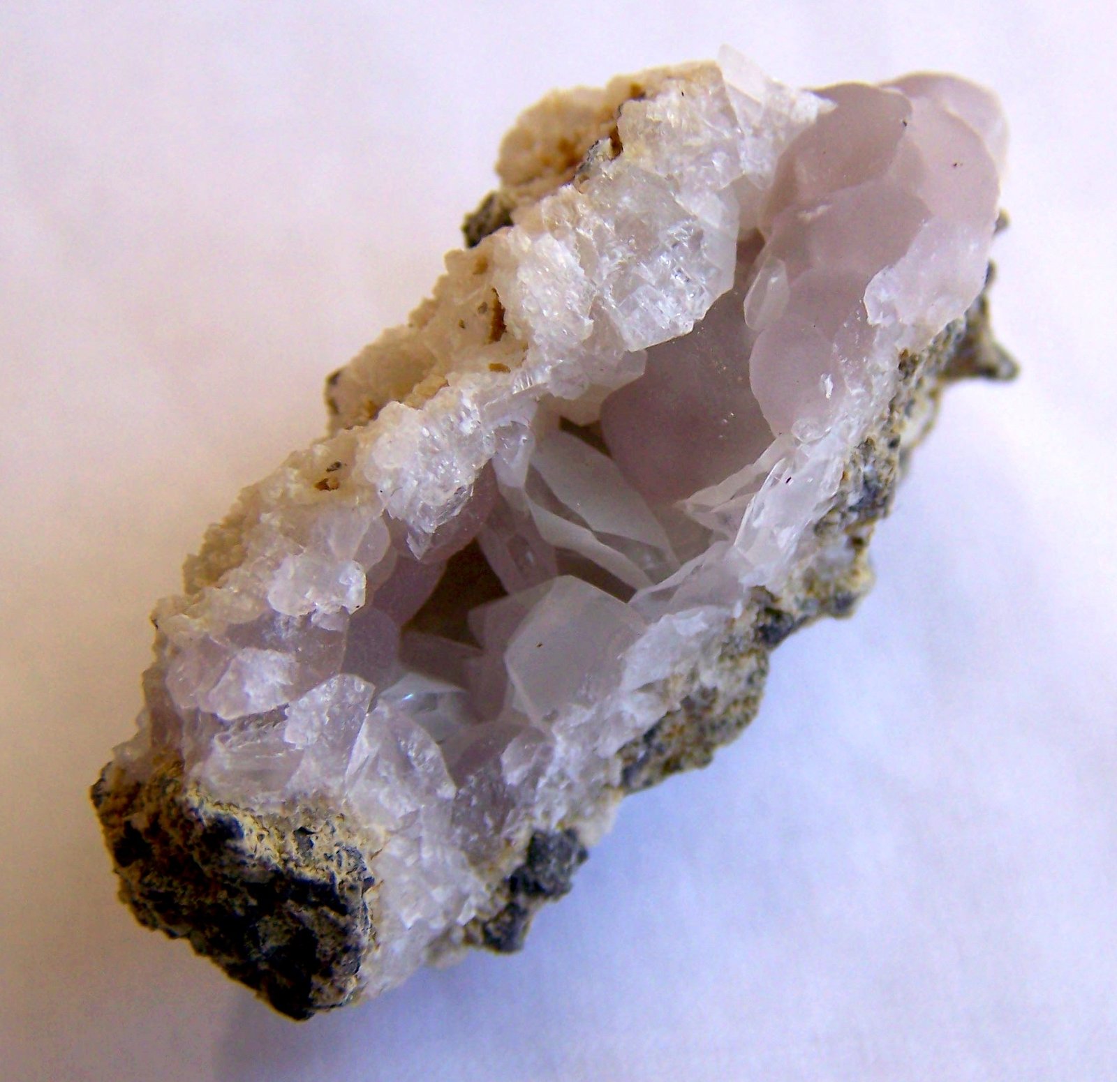 Fluorita, calcita
4cm
(Autor: canada)