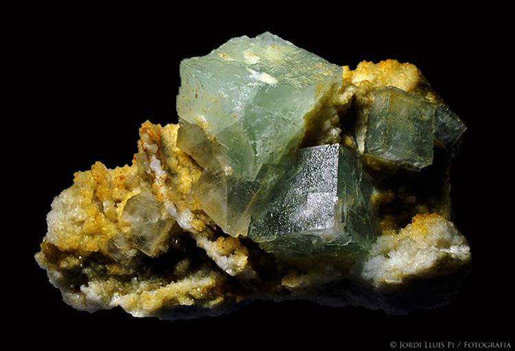 Fluorita
11 x 11 x 17cms. Cristales: 4 x 4 y 3 x 3 cms.
(Autor: Jordi Lluis Pi)
