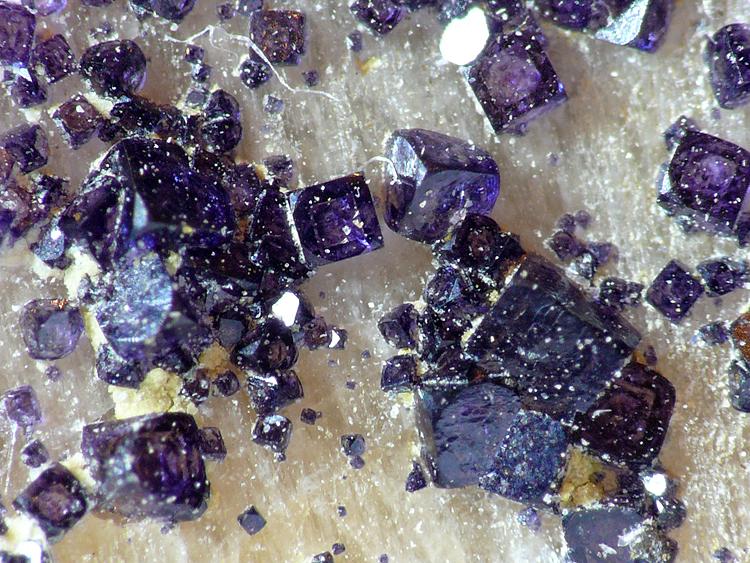 Fluorita
Cristales sobre 0,5mm
(Autor: Javier MC)